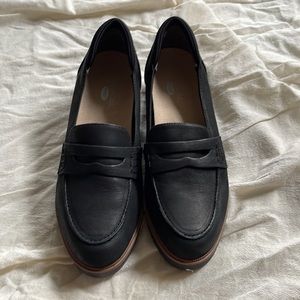 Dr. Scholl’s loafers, 8.5 M, black, like new.